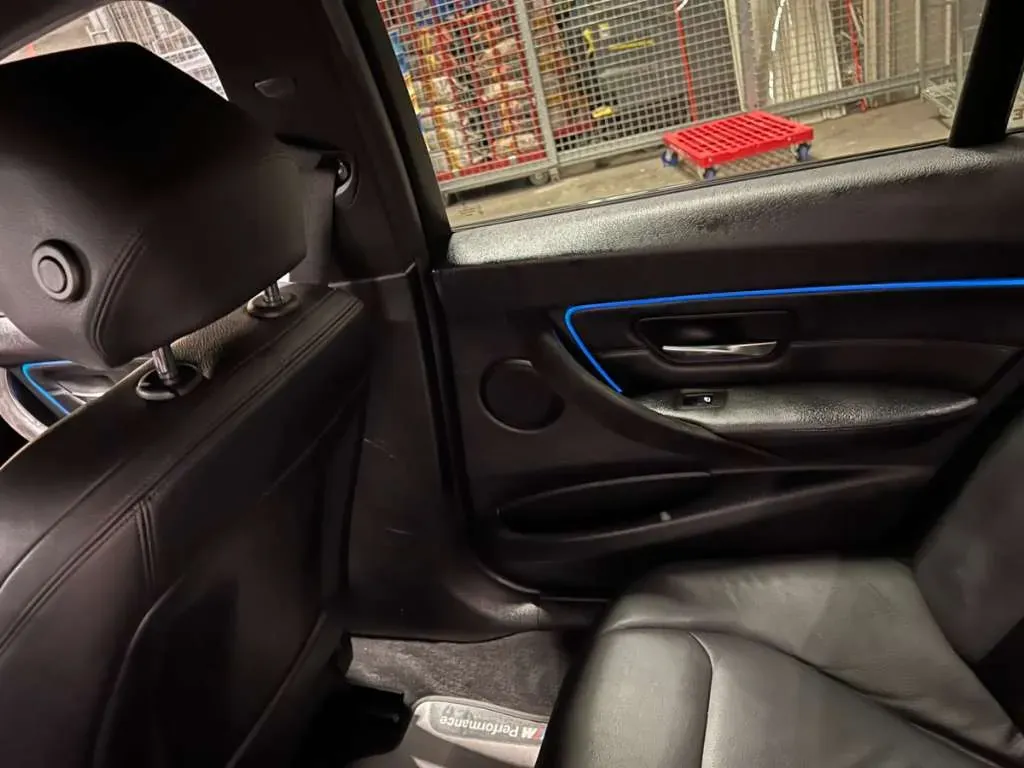 BMW 3 Series 2012 photo 2