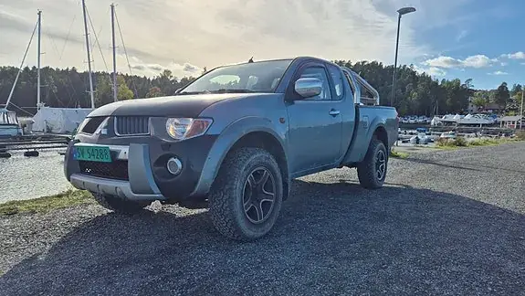 Mitsubishi L200 Club Cab