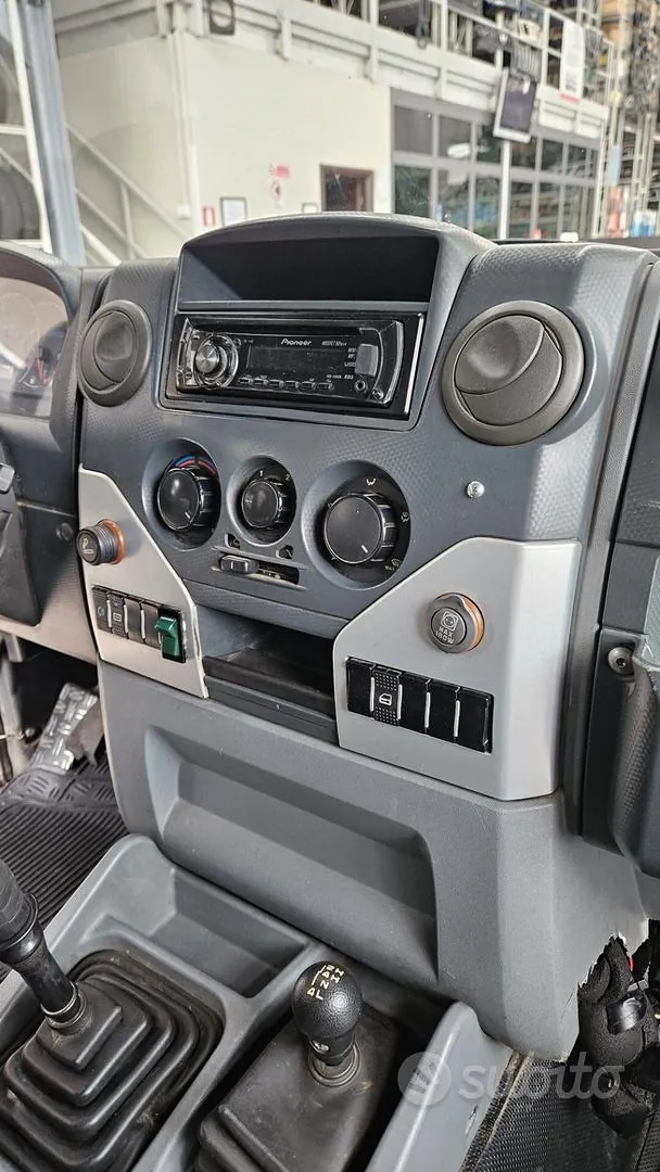 Iveco Massif 2009 photo 4