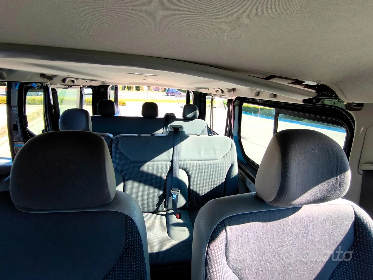 Opel Vivaro 2014 photo 2