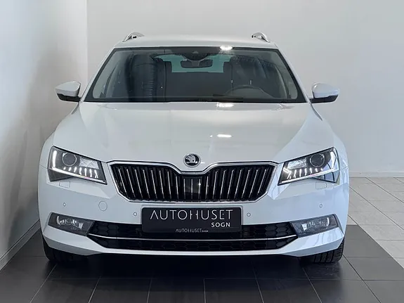 Skoda Superb 2016 photo 5