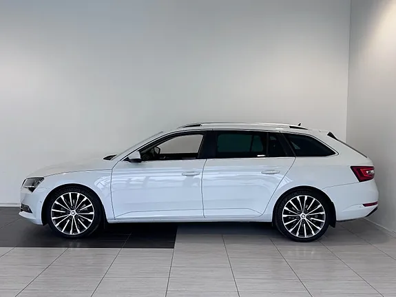 Skoda Superb 2016 photo 4