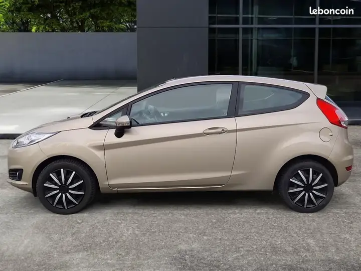 Ford Fiesta 2016 photo 2