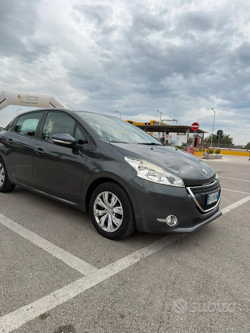 Peugeot 208 2014 photo 4