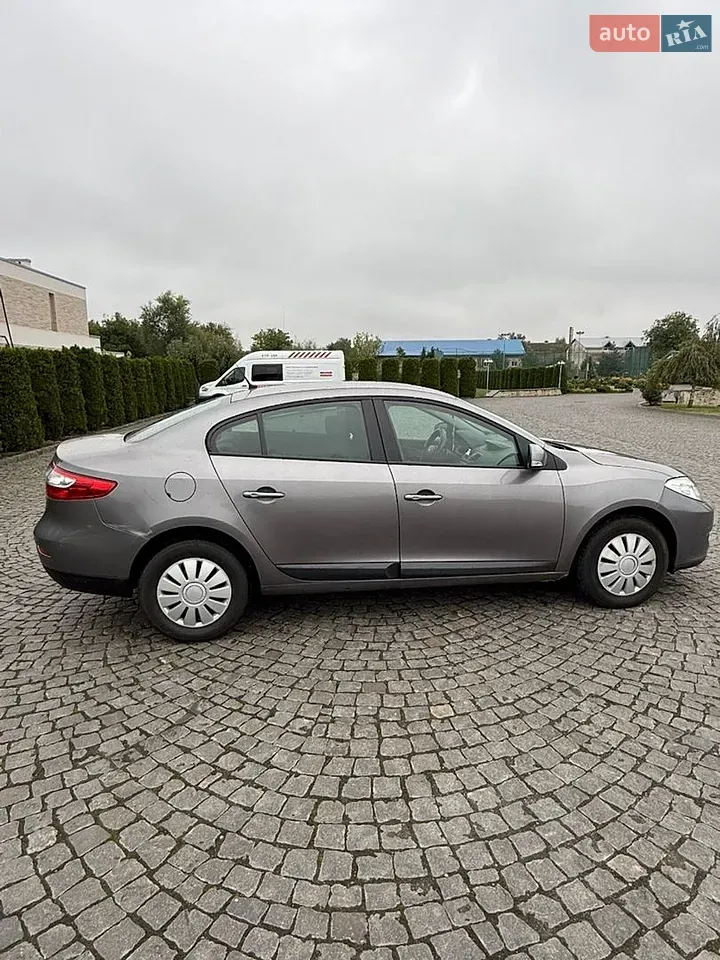 Renault Fluence 2010 photo 5