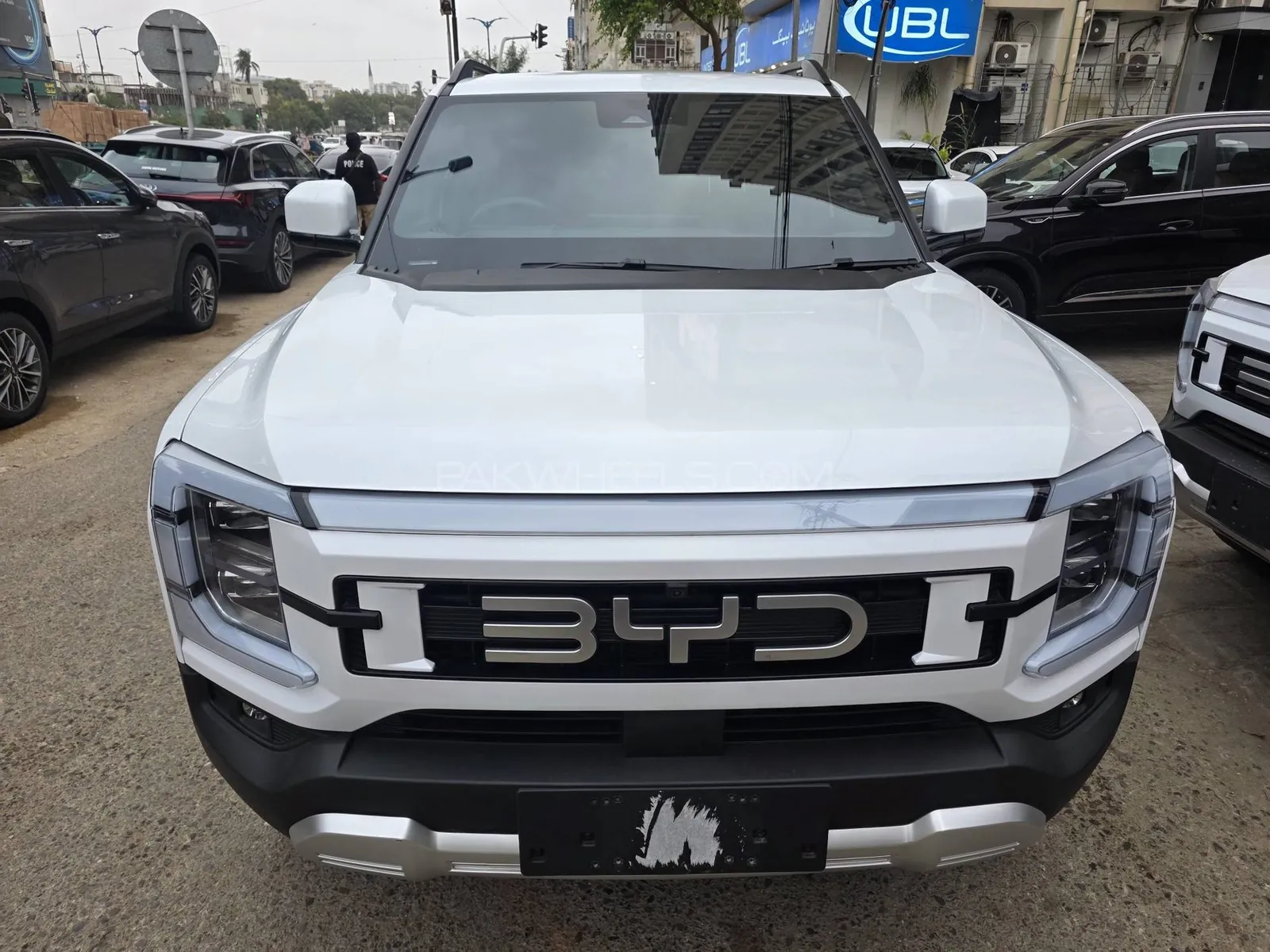BYD Shark 6