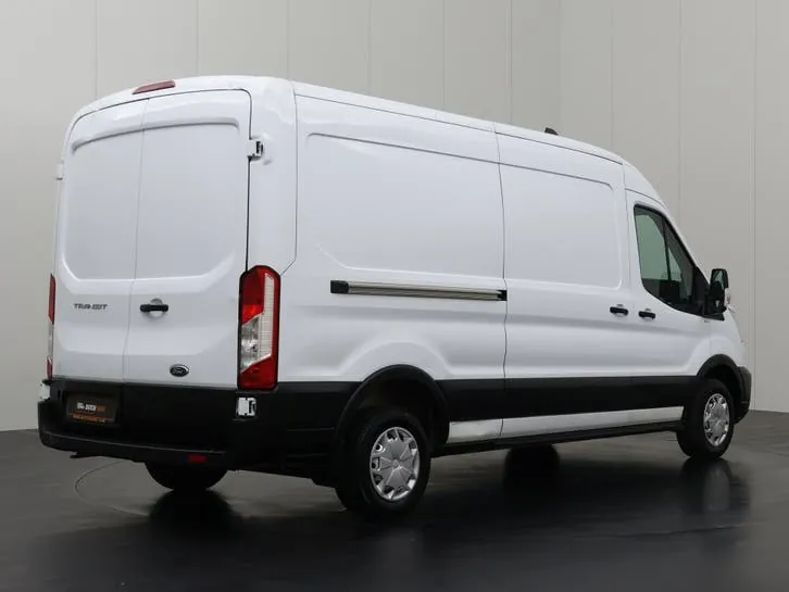 Ford Transit 2023 photo 2