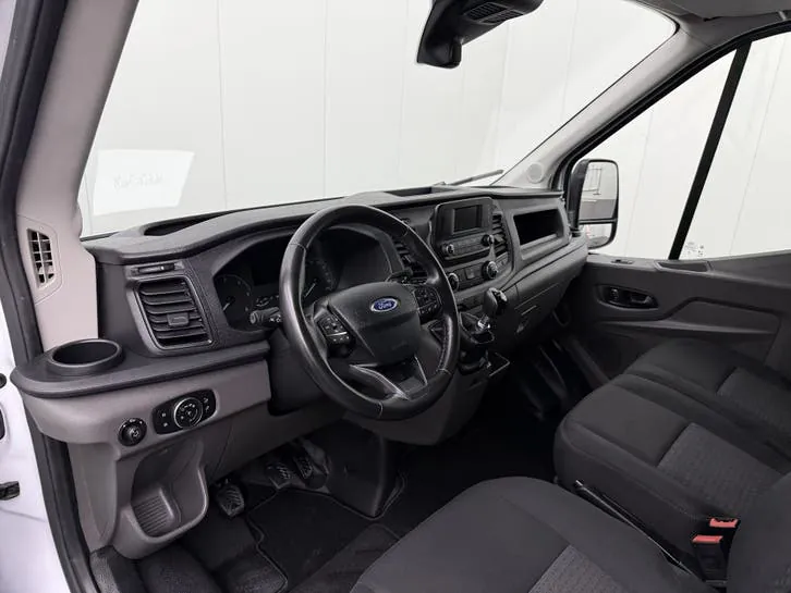 Ford Transit 2023 photo 3