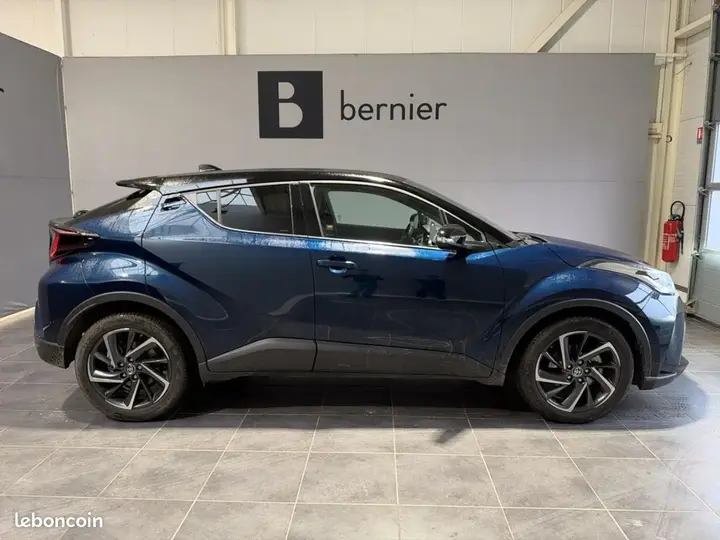Toyota C-Hr 2023 photo 2