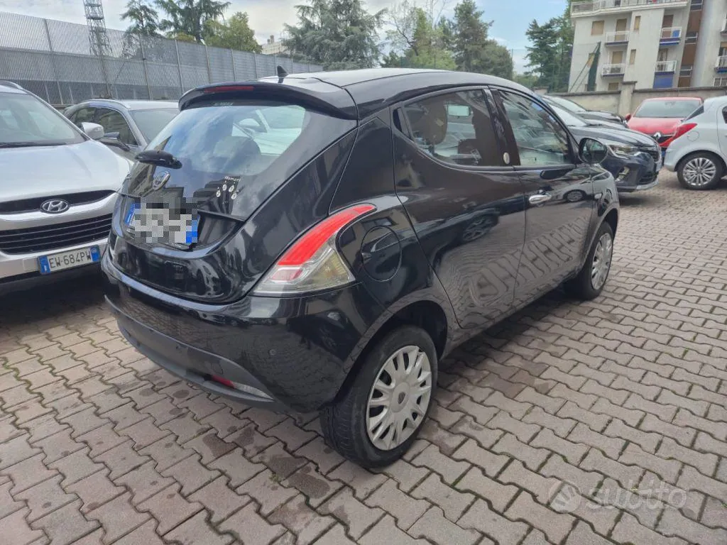 Lancia Ypsilon 2015 photo 4