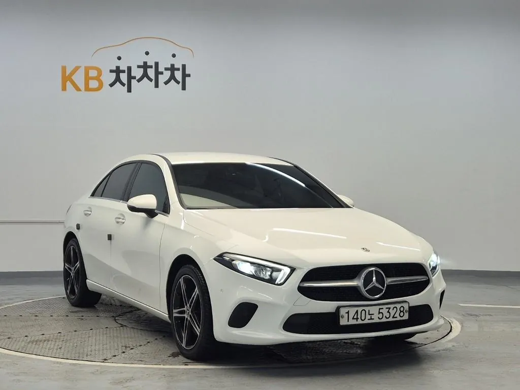 Mercedes-Benz A-Class 2020 photo 4