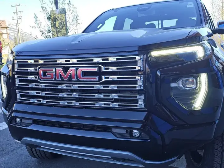 GMC Canyon 2024 photo 3