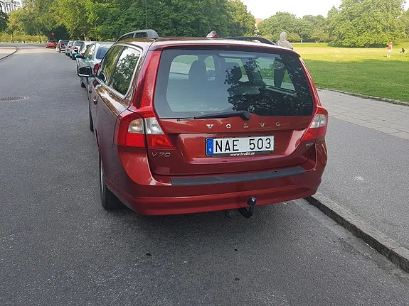 Volvo V70 2011 photo 2
