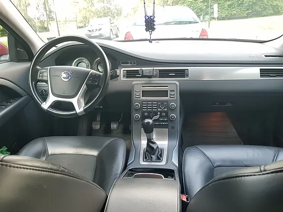 Volvo V70 2011 photo 4