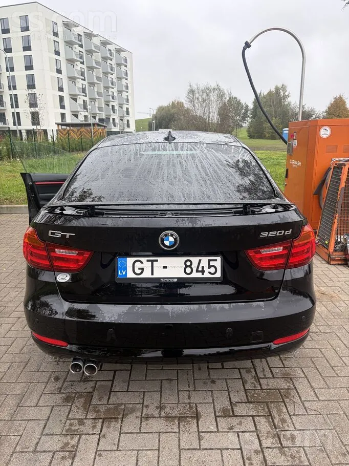 BMW 320D 2016 photo 2