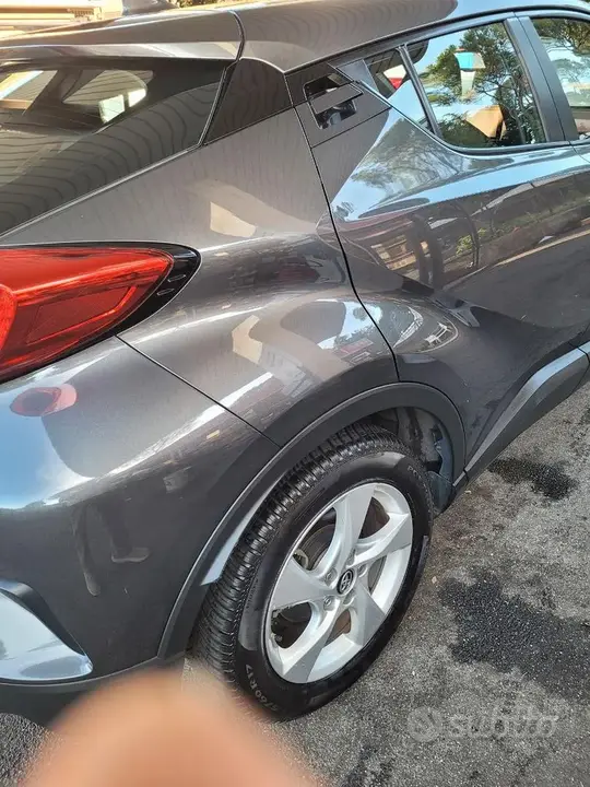 Toyota C-Hr 2018 photo 4