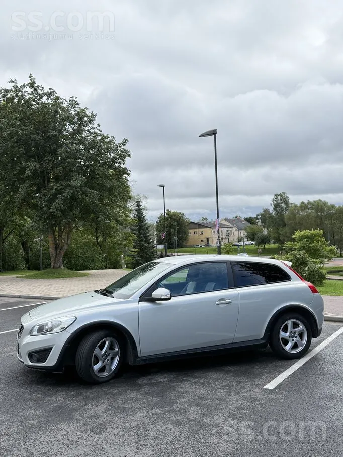 Volvo C30 2010 photo 2