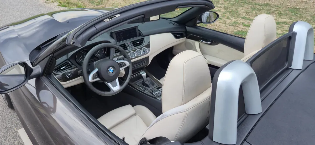 BMW Z4 2010 photo 3