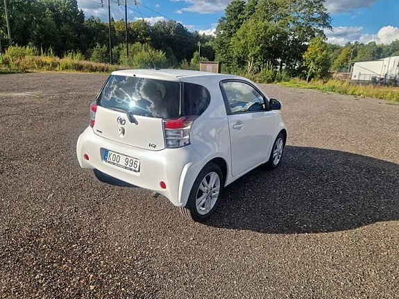 Toyota Iq 2009 photo 2