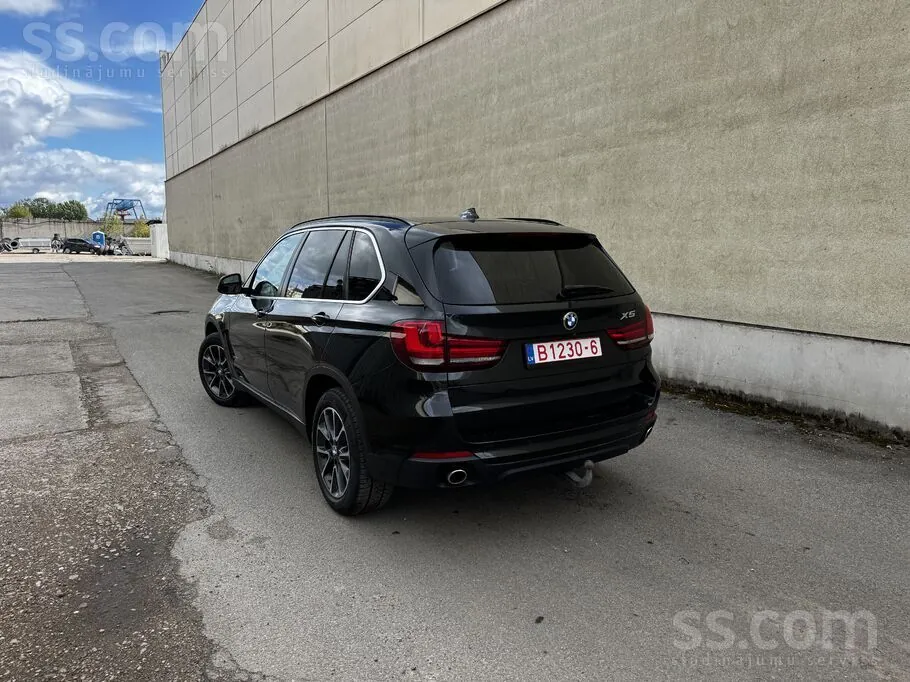 BMW X5 2015 photo 2