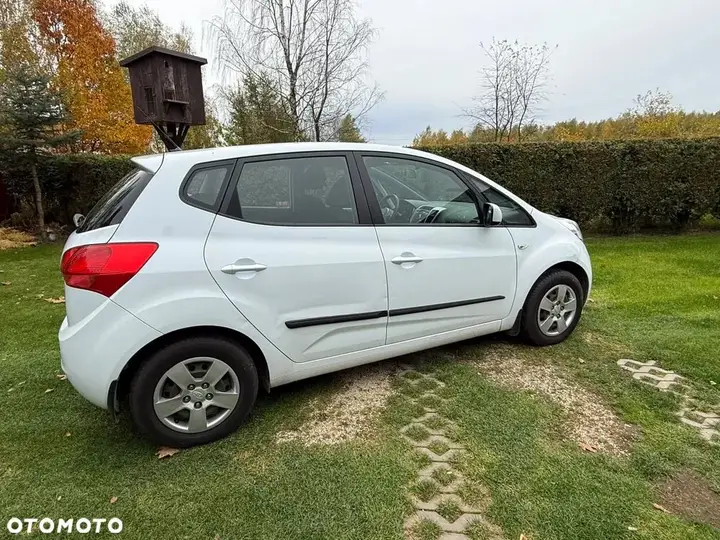 Kia Venga 2013 photo 4