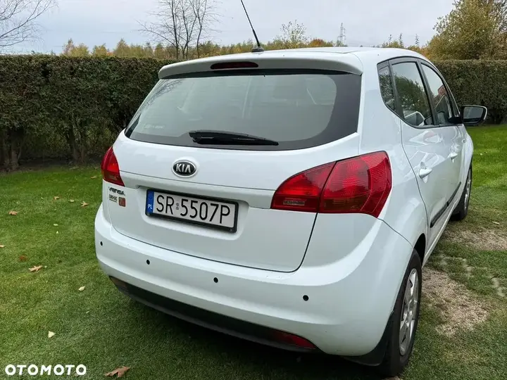 Kia Venga 2013 photo 3