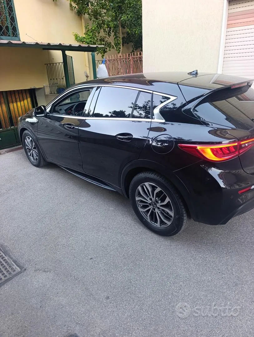 Infiniti Q30 2017 photo 3