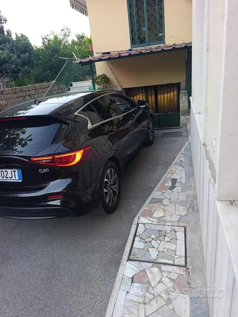 Infiniti Q30 2017 photo 4