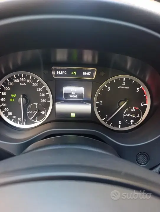 Infiniti Q30