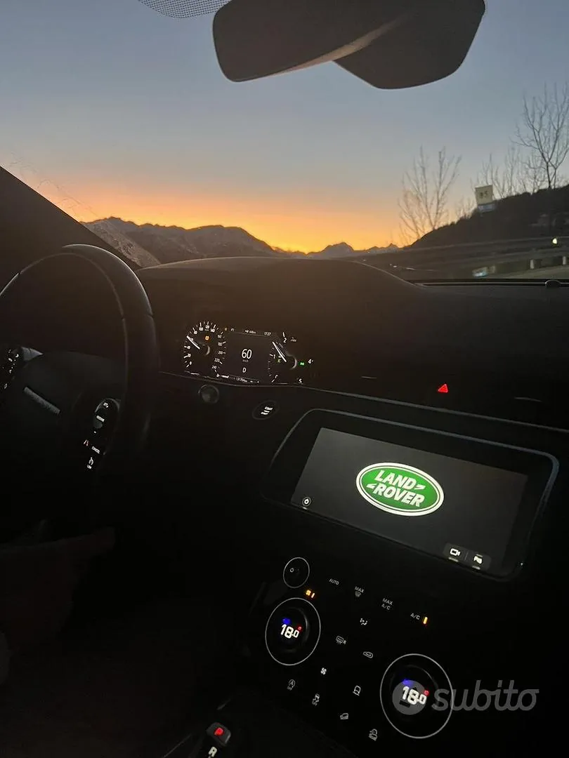 Land Rover Range Rover Evoque 2020 photo 4