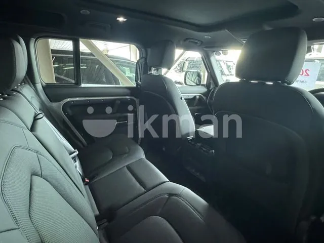Land Rover Defender 2026 photo 3