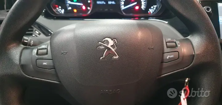 Peugeot 208 2015 photo 5
