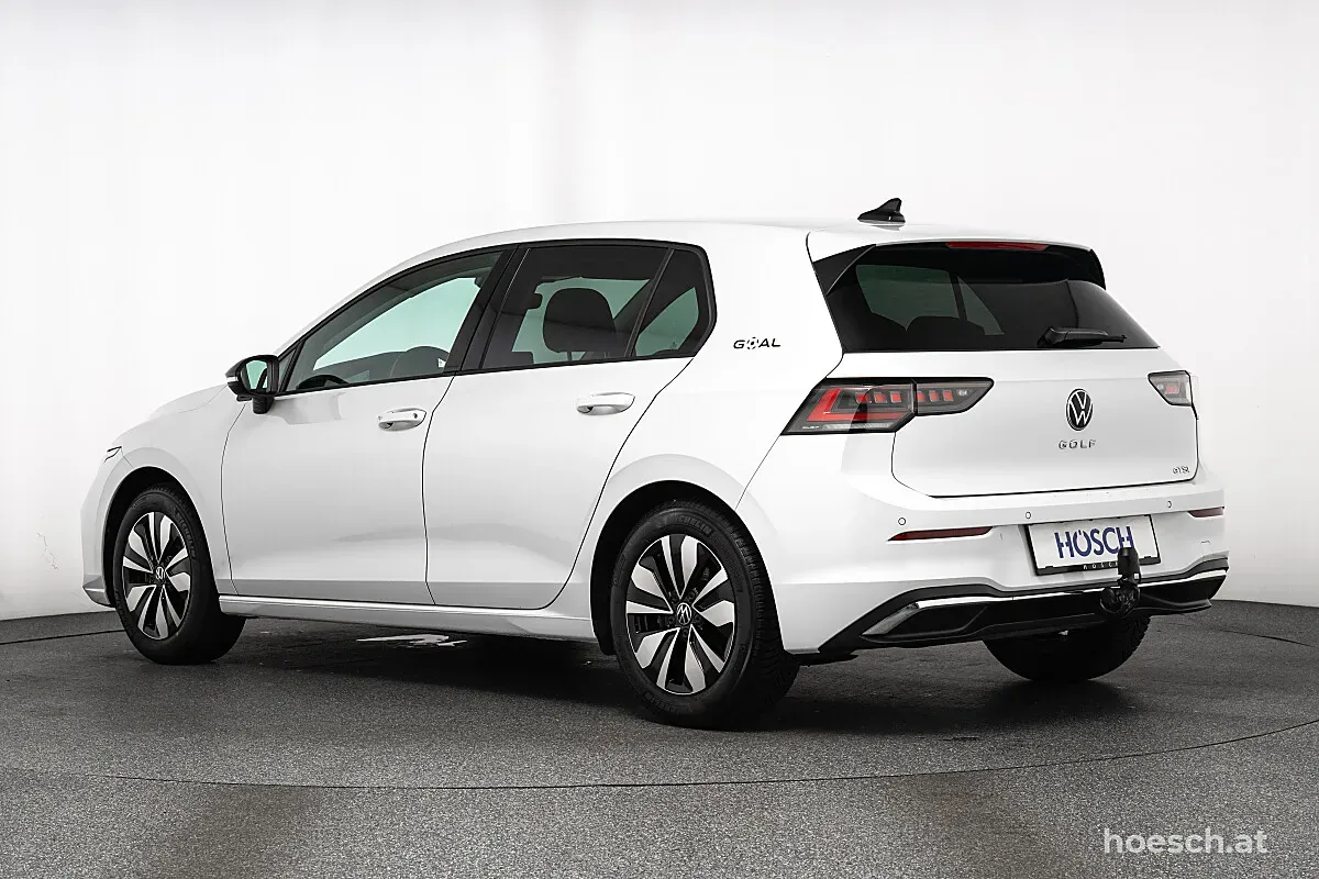 Volkswagen Golf 2025 photo 3