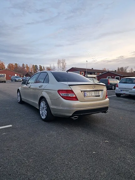 Mercedes-Benz C350 2011 photo 4