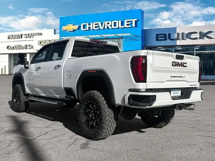 GMC Sierra 2500Hd 2025 photo 4