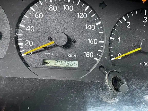 Toyota Hiace 2005 photo 4