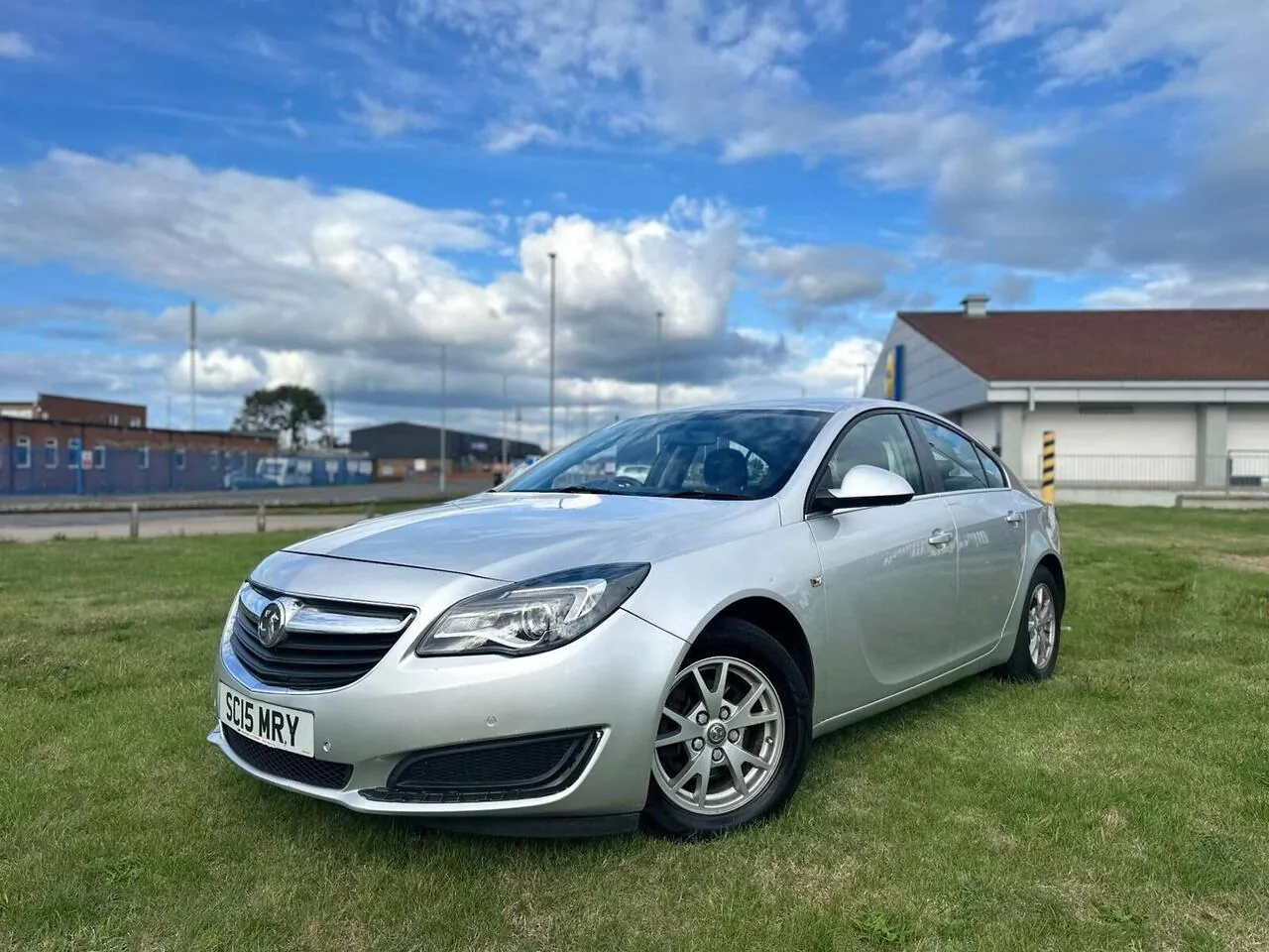 Vauxhall Insignia 2015 photo 2