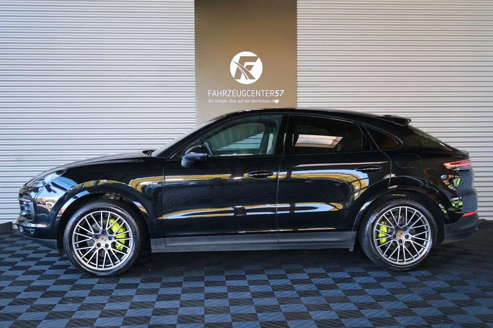 Porsche Cayenne Coupe 2023 photo 2