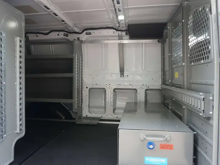Ford Transit Cargo 2024 photo 2