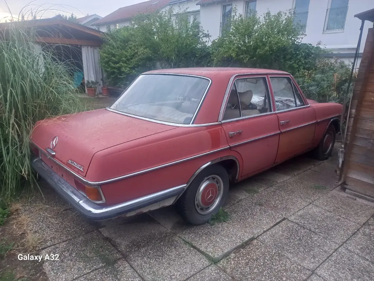 Mercedes-Benz 280 1971 photo 2