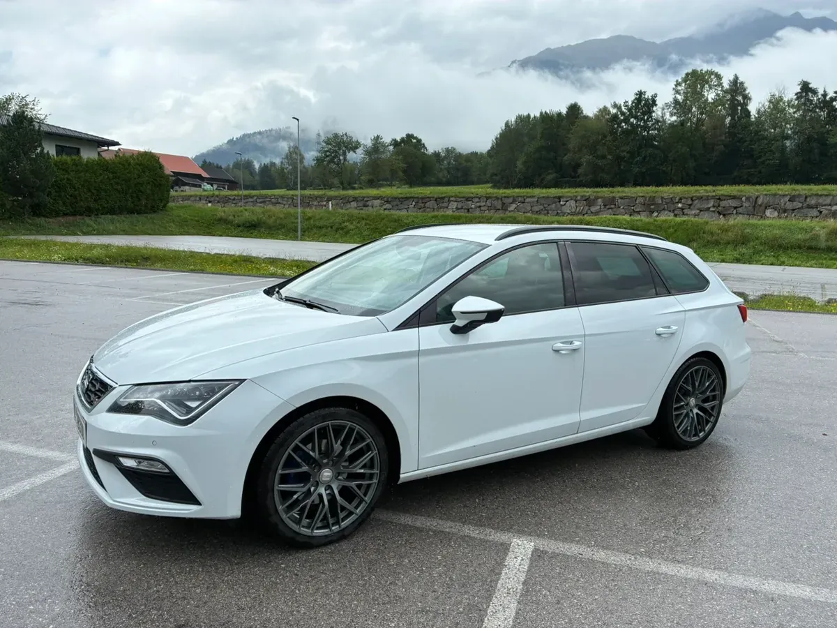 Seat Leon 2019 photo 2
