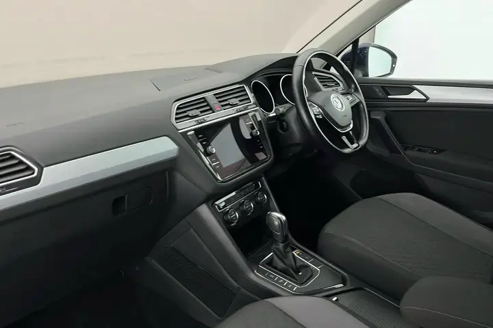 Volkswagen Tiguan 2019 photo 2