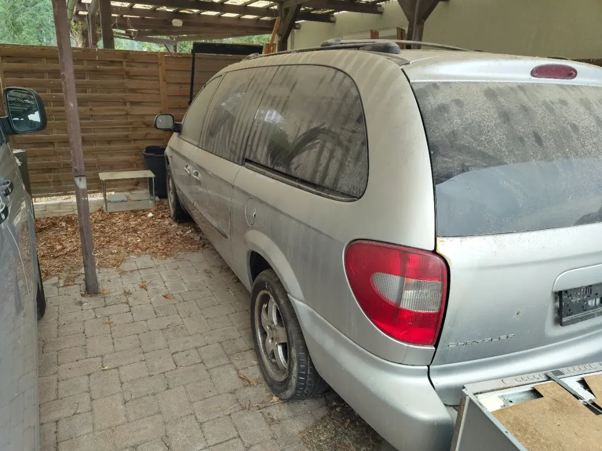 Chrysler Voyager 2003 photo 2