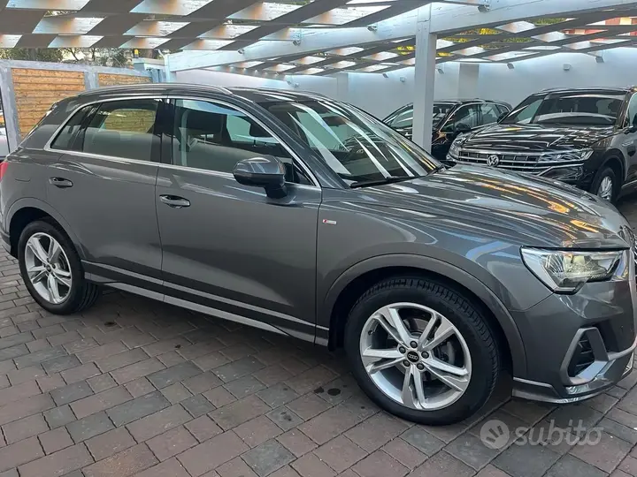 Audi Q3 2022 photo 2