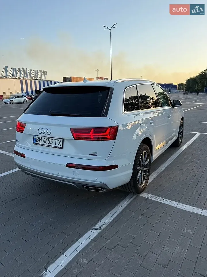 Audi Q7 2017 photo 5