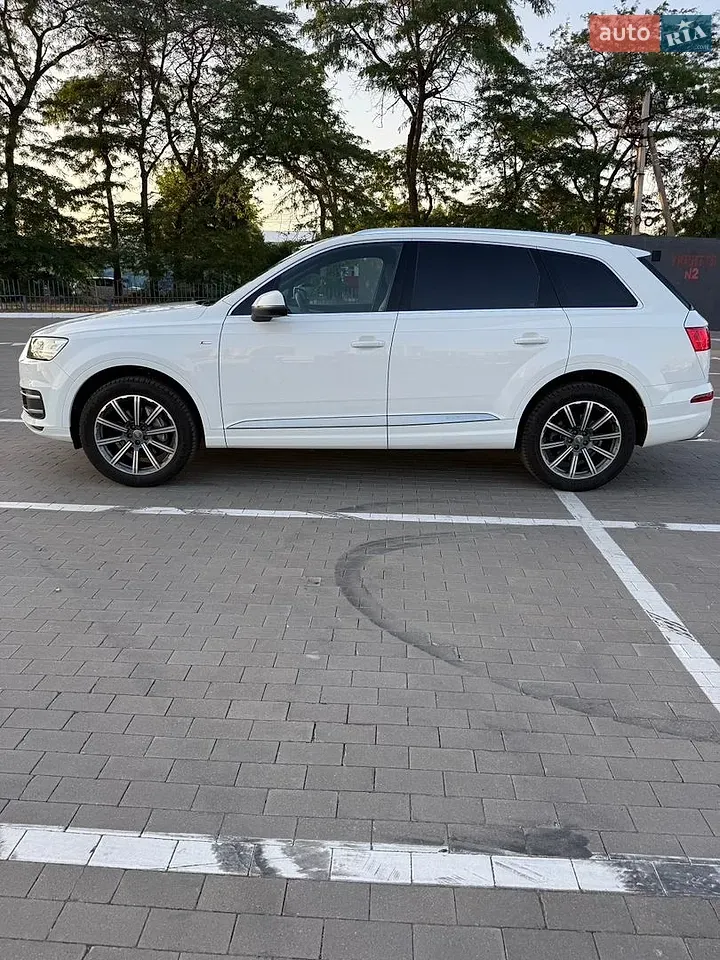 Audi Q7 2017 photo 3
