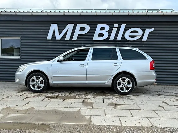 Skoda Octavia 2011 photo 2