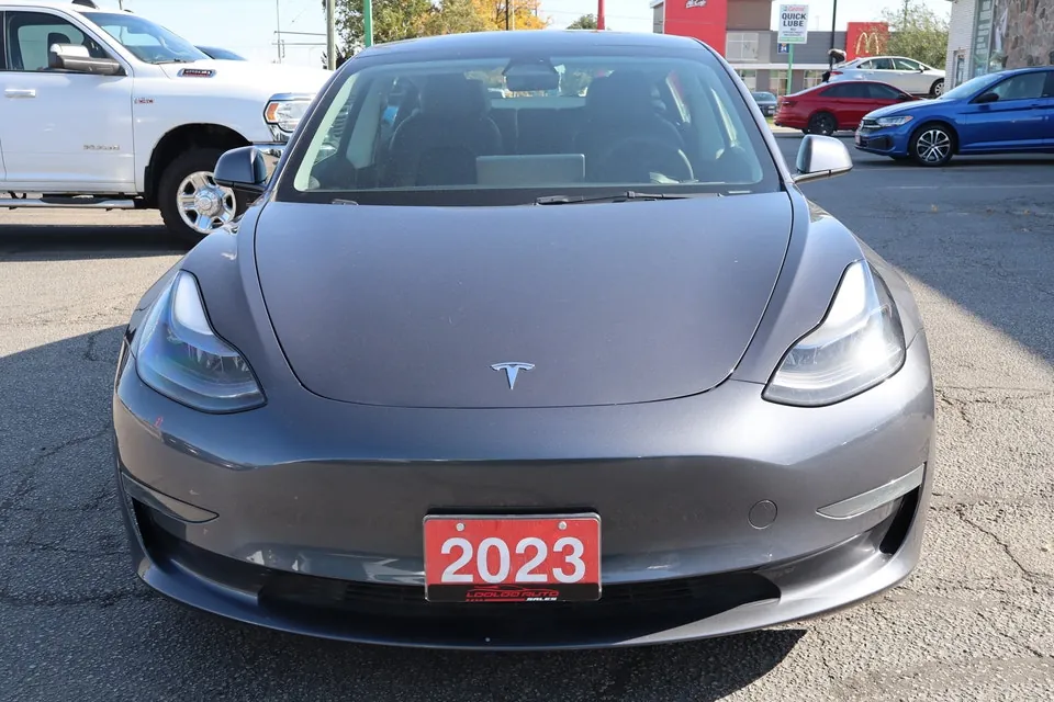 Tesla Model 3 2023 photo 2