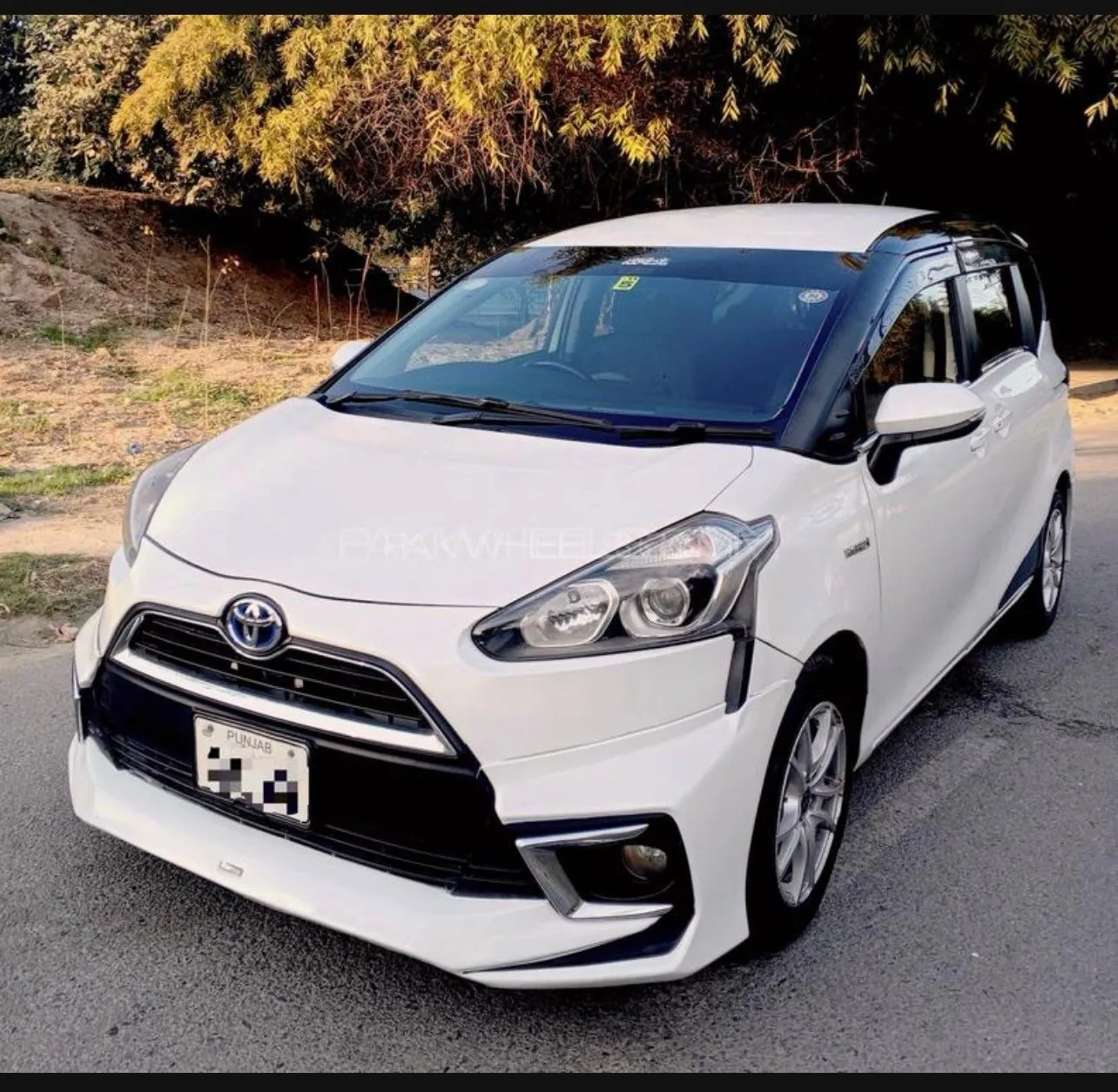 Toyota Sienta