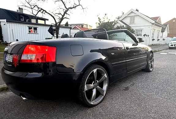 Audi A4 2003 photo 2